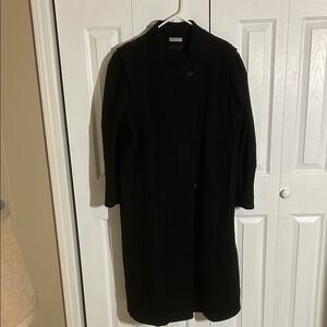 Pinpoint Fashions Black Long Coat with Lining in Size XL